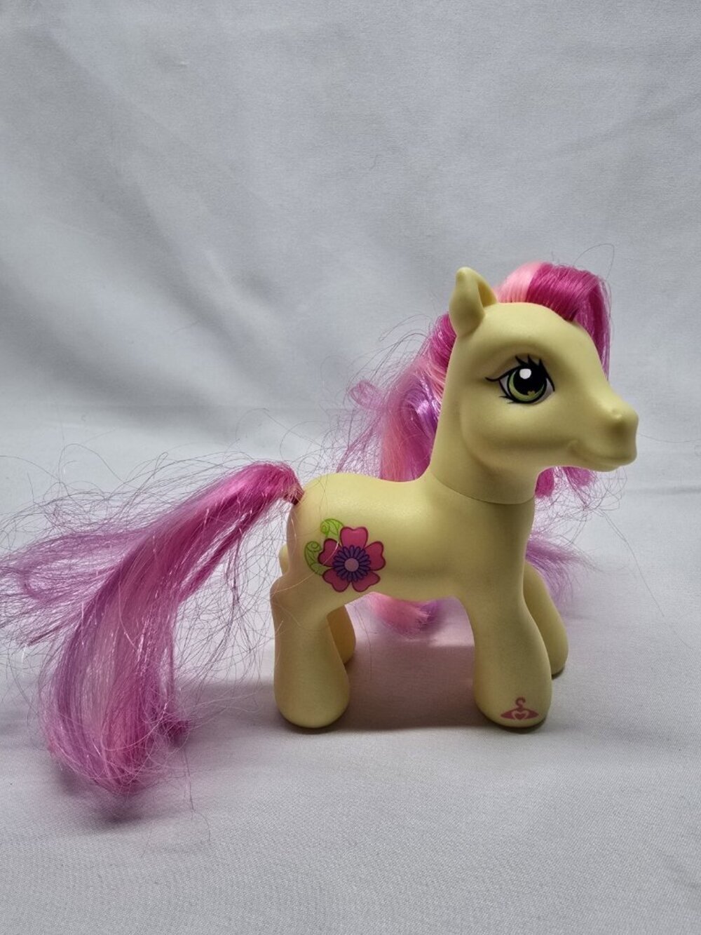 My little pony G3 Royal Bouquet Yellow Pony Figure- HASBRO - Picture 10 of 10